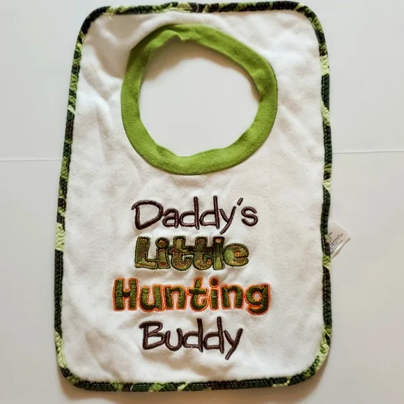 Tender kisses camo hunting buddy bib