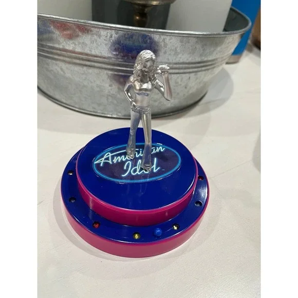 Light‎ up American idol cake topper