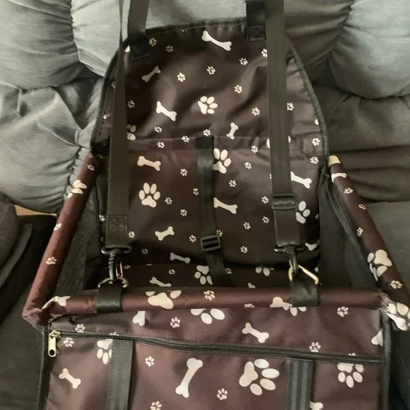 Pet Car Seat with Paw and Bone Print