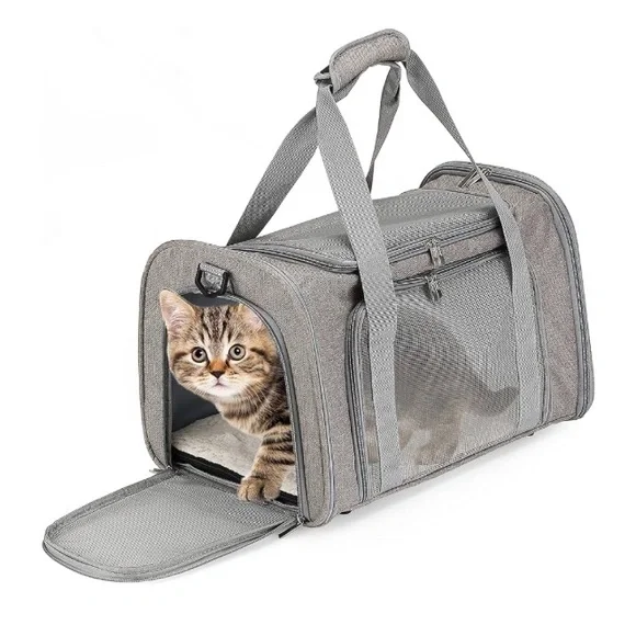 Pet Carrier dog/cat carrier NWT