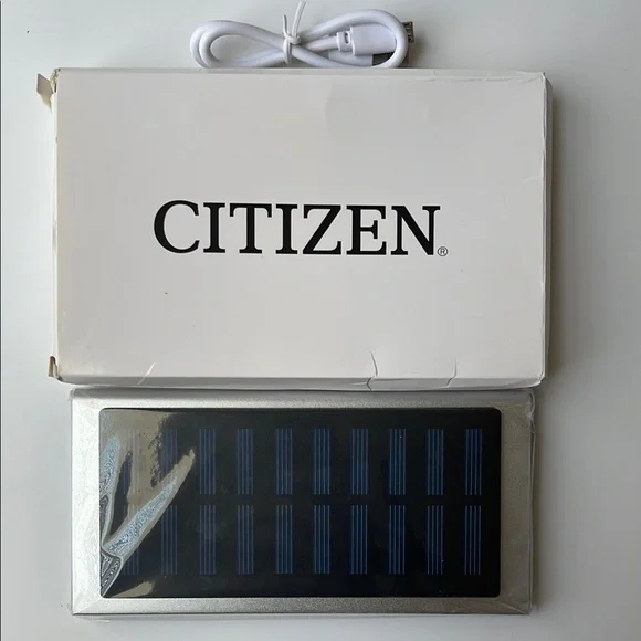 Citizen Silver and Black Solar Charger & Power Bank