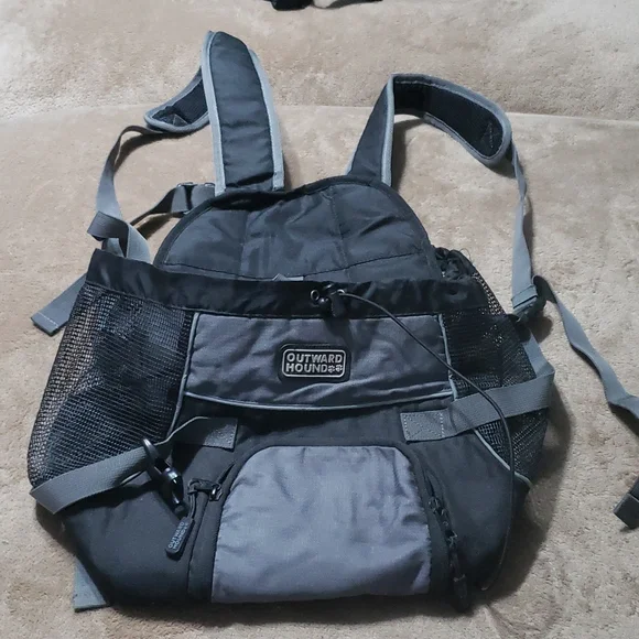 OUTWARD HOUND Carrier/ Car Seat