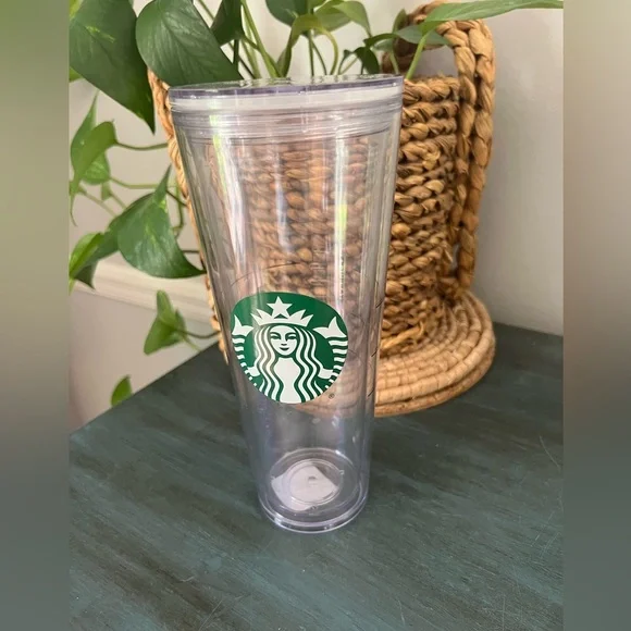 Starbucks Venti Cold Cup 24oz no straw.