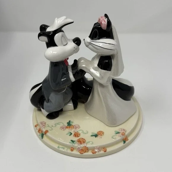WB Studio Store Looney Tunes Pepe Le Pew & Penelope Wedding Cake Topper With Box