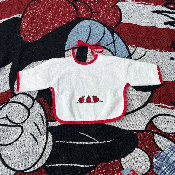 VINTAGE TERRY CLOTH LADYBUG GRAPHIC SHIRT BIB BABY