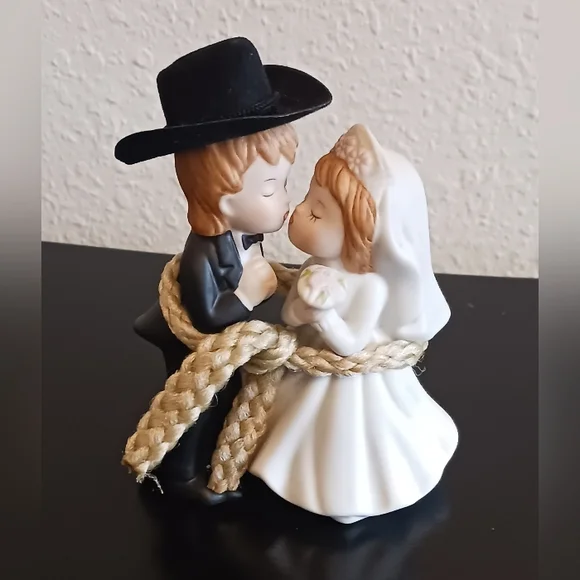 LEFTON EXCLUSIVES CHINA BRIDE & COWBOY GROOM KISSING WEDDING COUPLE HAND PAINTED