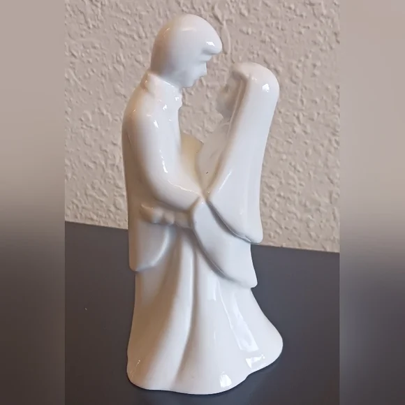5.5” BRIDE & GROOM Wedding Couple Solid White Porcelain Figure Cake Topper