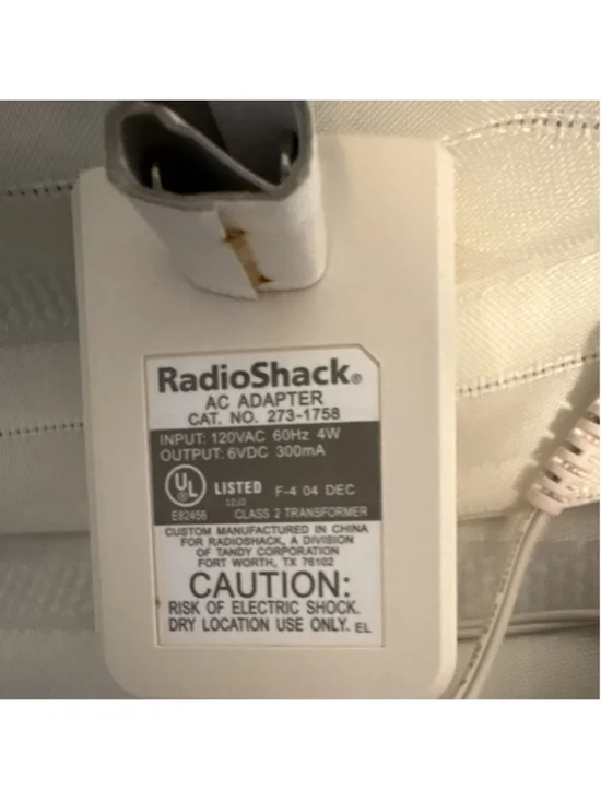 RadioShack AC Adapter Power Supply 6V 300mA White 273-1758 6 Volt Output