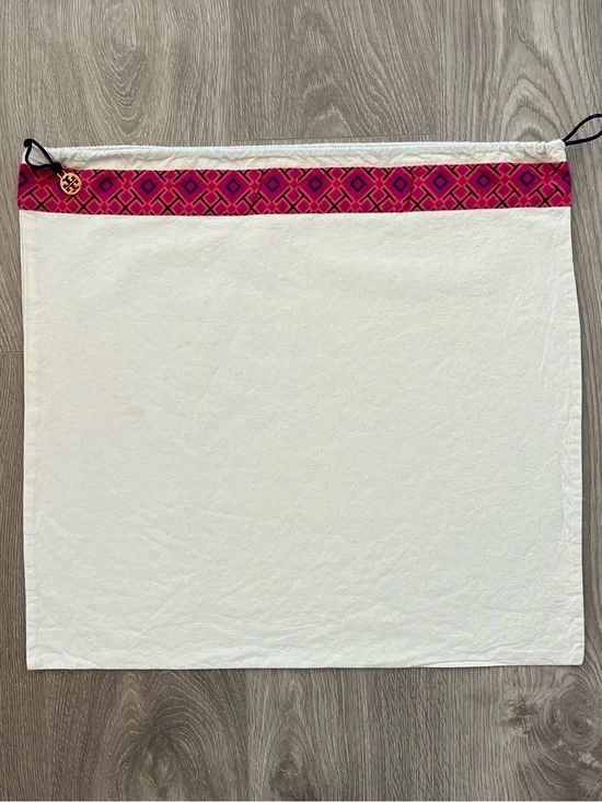 Tory Burch dust bag (C380)