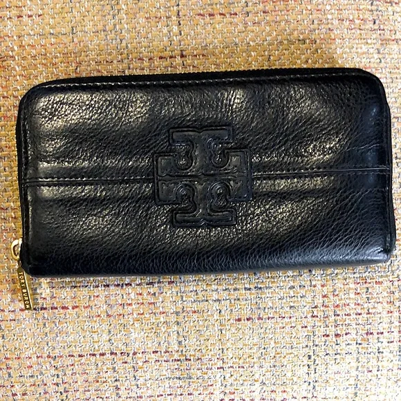 TORY BURCH Black Tumbled Leather Full Zip Continental Wallet