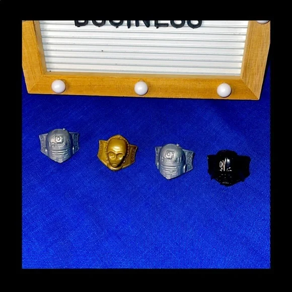 NEW Cake Toppers Star Wars Cupcake Rings C3-PO, Vader, R2-D2.