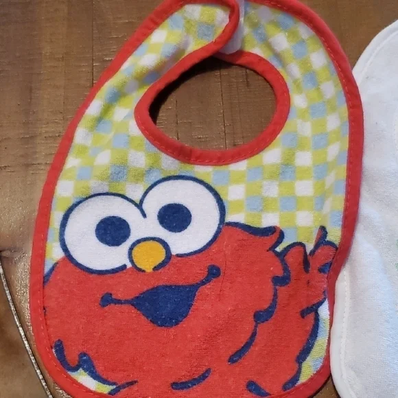 🐻 6 Assorted Baby Bibs