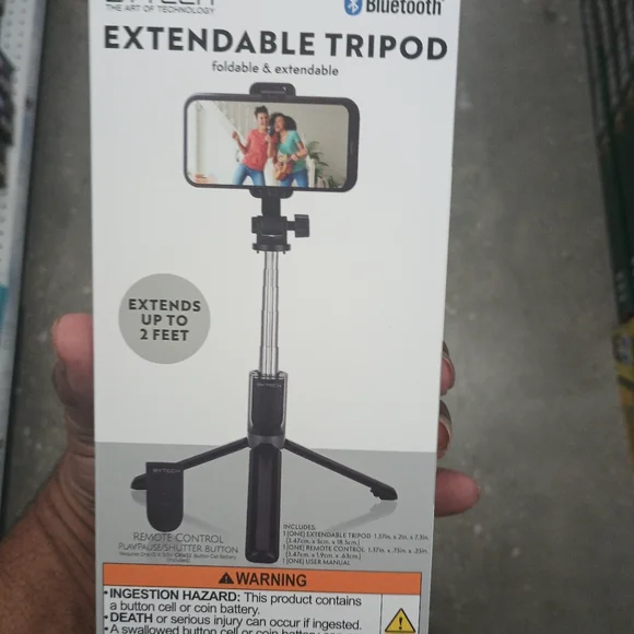 Extendable Tripod with Bluetooth Remote - Black