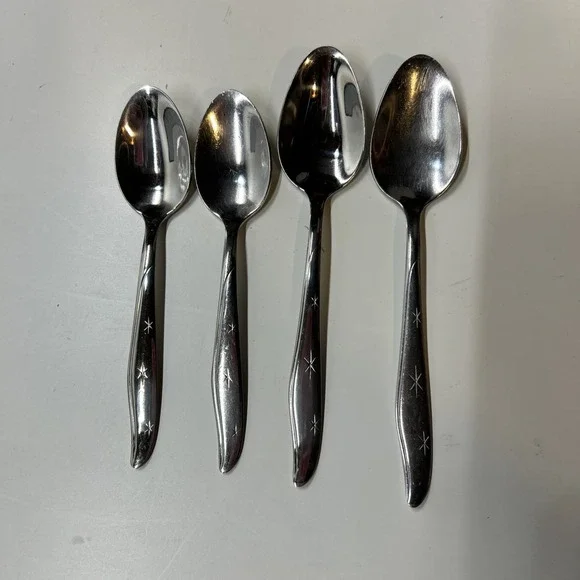 4 Vintage Spoons Mar-crest 