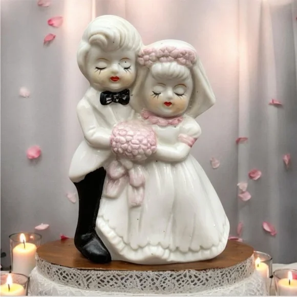 Vintage 40s Porcelain Wedding Cake Topper Bride and Groom