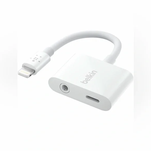 Belkin RockStar Lightning to 3.5mm Audio Cable + Audio Charger Splitter -White
