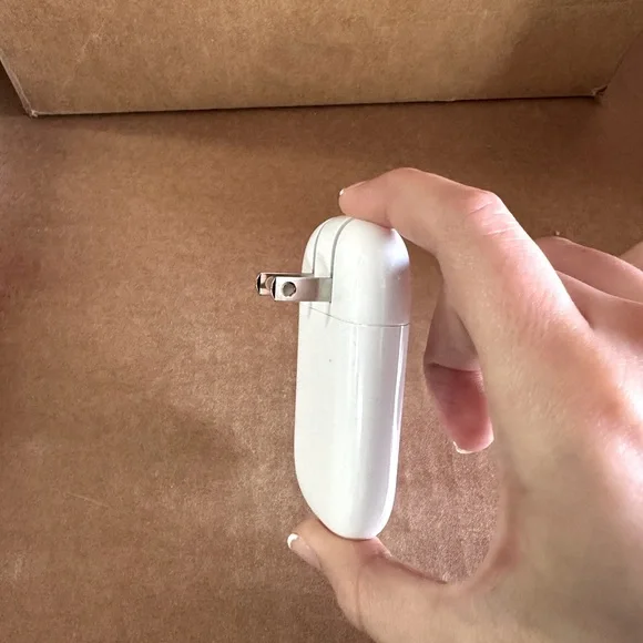 USB-C Adapter with foldable prongs