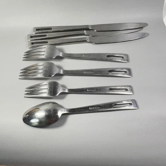 Oneida LIFT Stainless Flatware Slot Handle Modernist 7-Pc Set Knives Forks Spoon