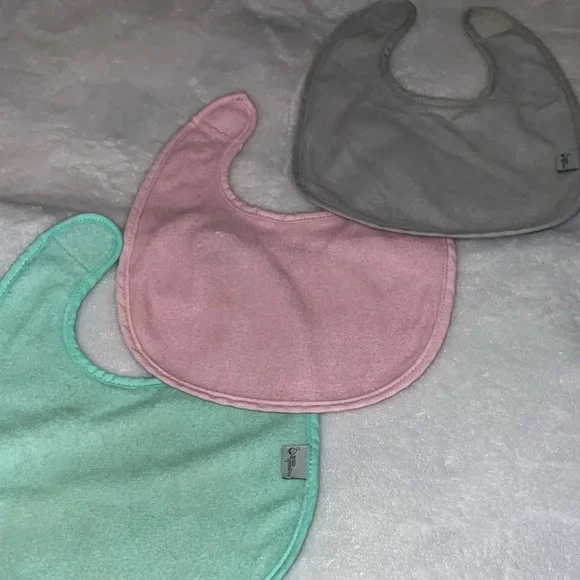 Green Sprouts 3 pack Baby Bibs 3-12M NWOT