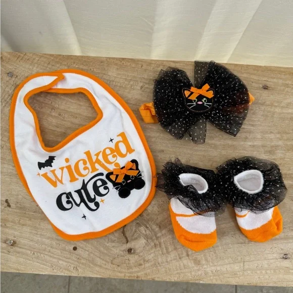 Baby Girl Halloween Outfit Set “Wicked Cute” Bib, Cat Bow Headband, Socks NWOT