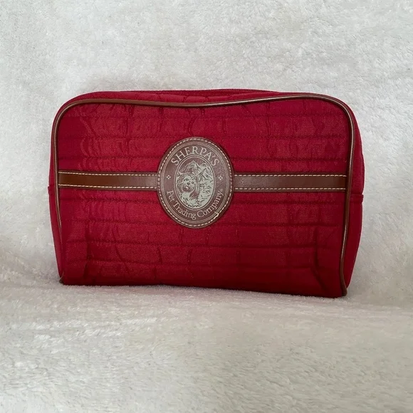 Sherpa’s Pet Trading Company bag. Trolley Strap for easy travel. Rich Red