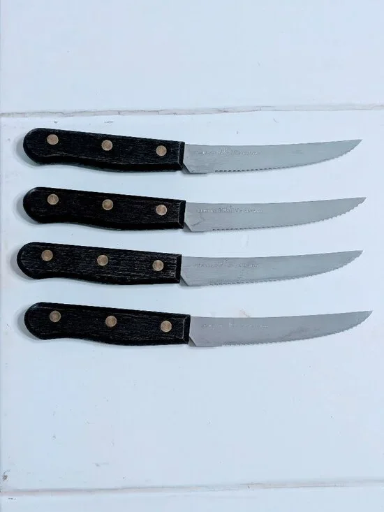 Set of 4 NOS Old Homestead Stainless Steel Serrated Steak Knives 8.25