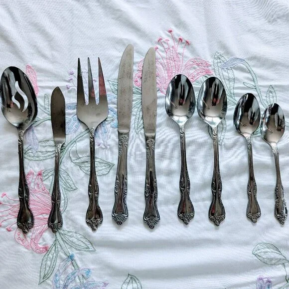 Oneida Azalea 9pc Flatware Set 18/10 Stainless Steel Floral Hostess Spoons Knife