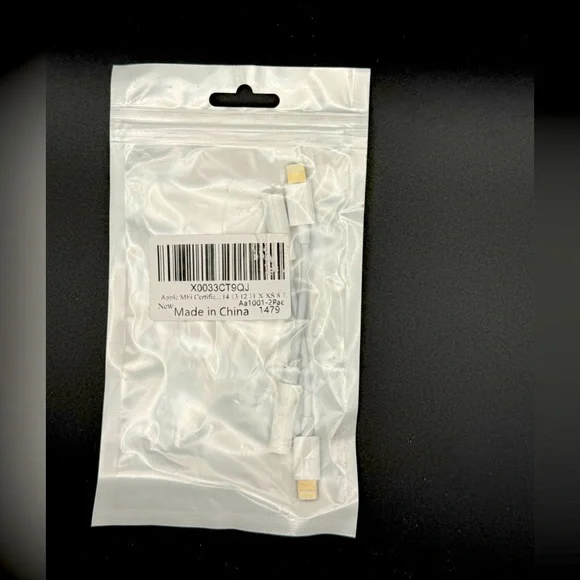iPhone headphone jack adapter 2pk BNWOT