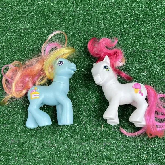 My Little‎ Pony 2006 Lot Of 2 Party Cake & Strawberry Surprise