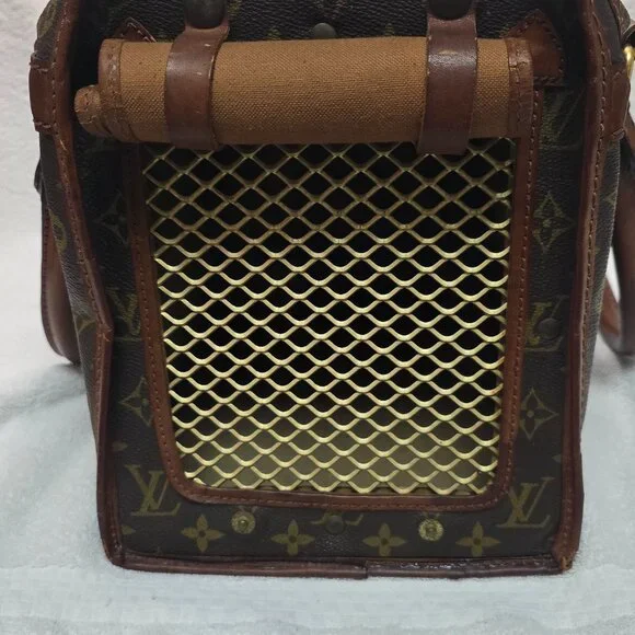 Designer pet carrier 100% authentic