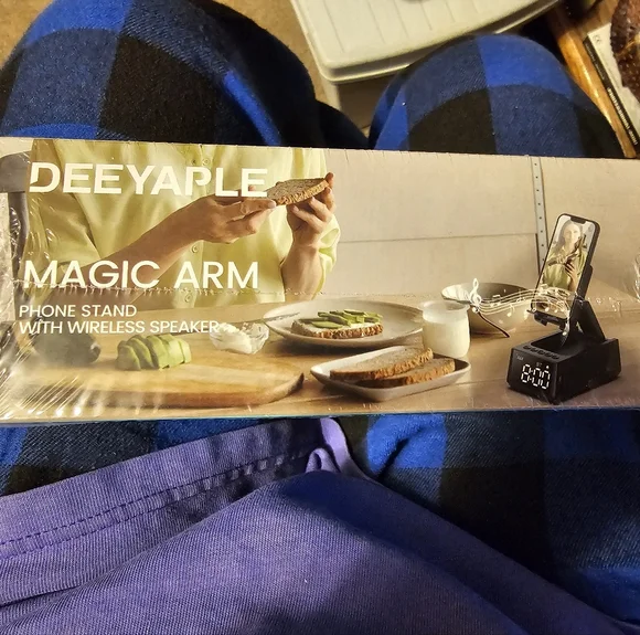 Deeyaple Magic Arm