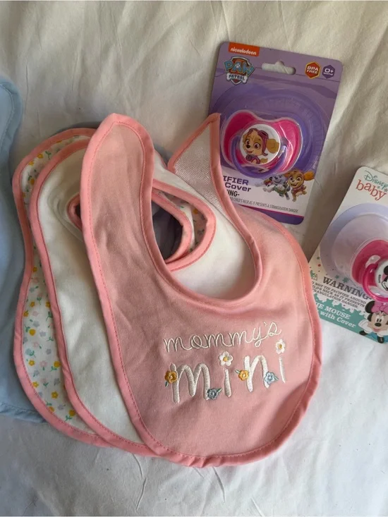 Pink 'Mommy's Mini’ Embroidered Baby Bib Set & 2 pacifiers