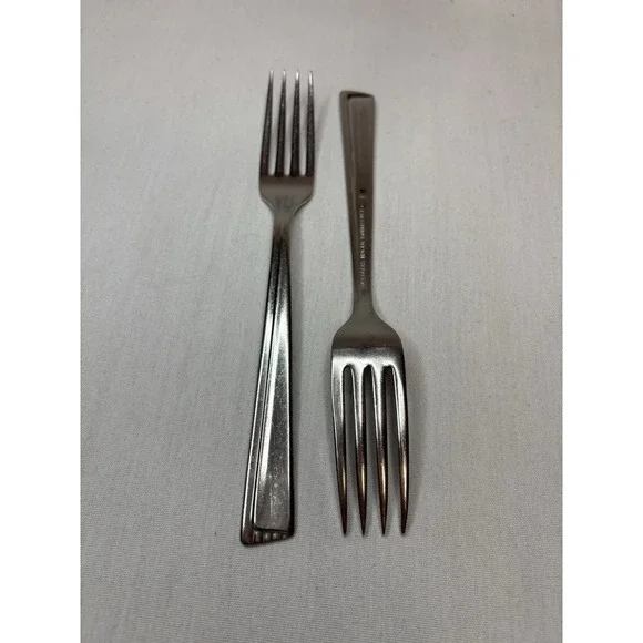 WM Rogers Stainless Steel Forks Set of 2 Silver Solid Handle