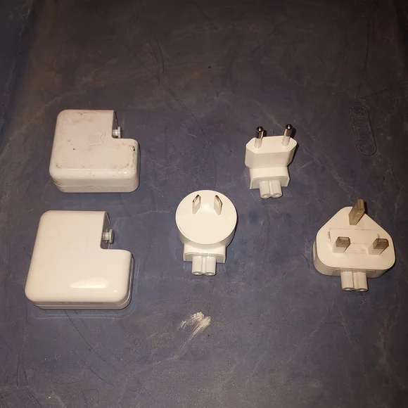 Universal White Power Adapter Set