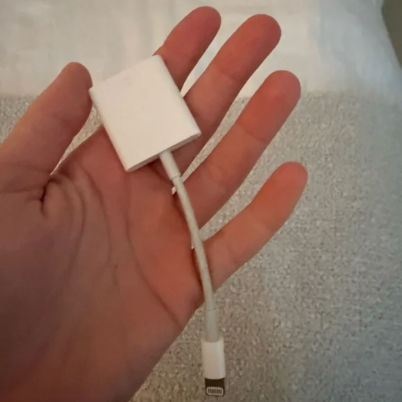 White Lightning to HDMI Adapter