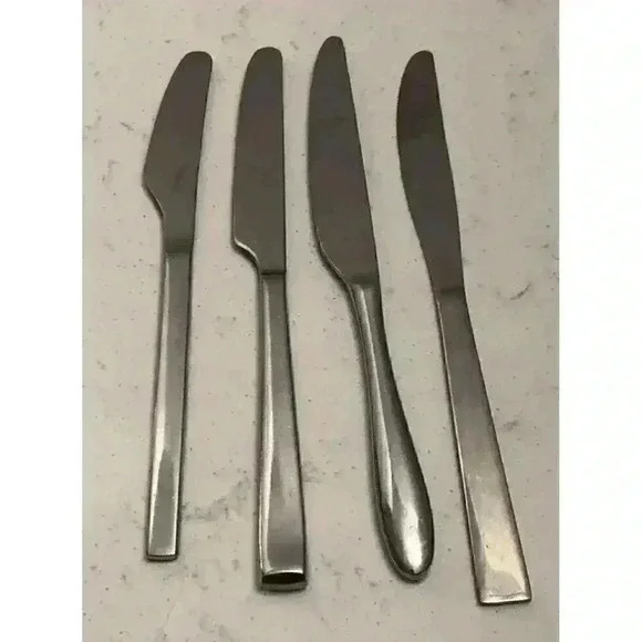 Variety Lot 4 Dinner Knives unknown patterns round and squared‎ handle tip satin
