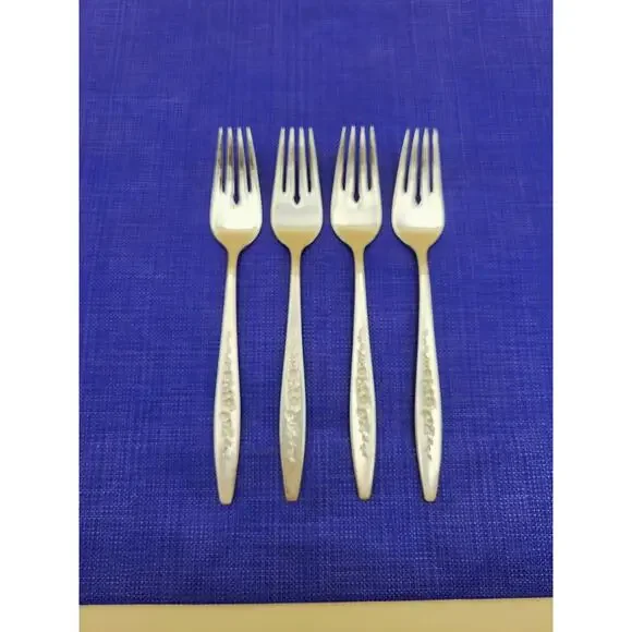 INTERNATIONAL silverplate LAUREL MIST Set of 4 Salad Fork Vtg