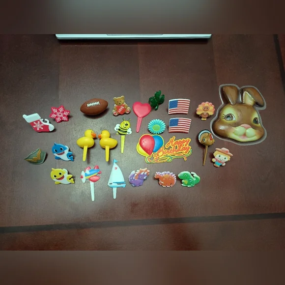 3/$10 🌟 Assorted Cute Holiday Easter Christmas Cartoon Cake Toppers Rings Mix