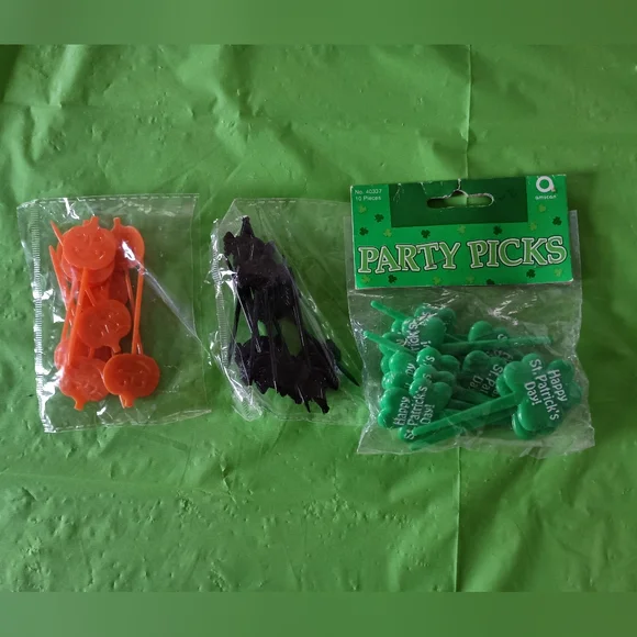 3/$10 🌟 Lot Of Halloween & Saint Patty's Patrick's Day Cupcake Toppers/ Picks