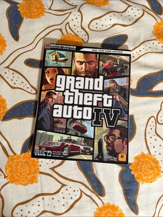 Grand Theft Auto IV Strategy Guide - (Black)