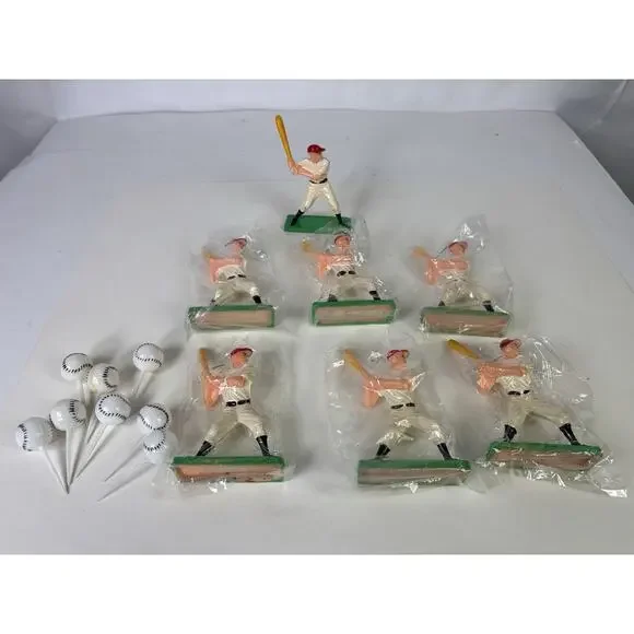 SET OF 7 VINTAGE HONG KONG PLASTIC BASEBALL PLAYER FIGURES - CAKE TOPPERS