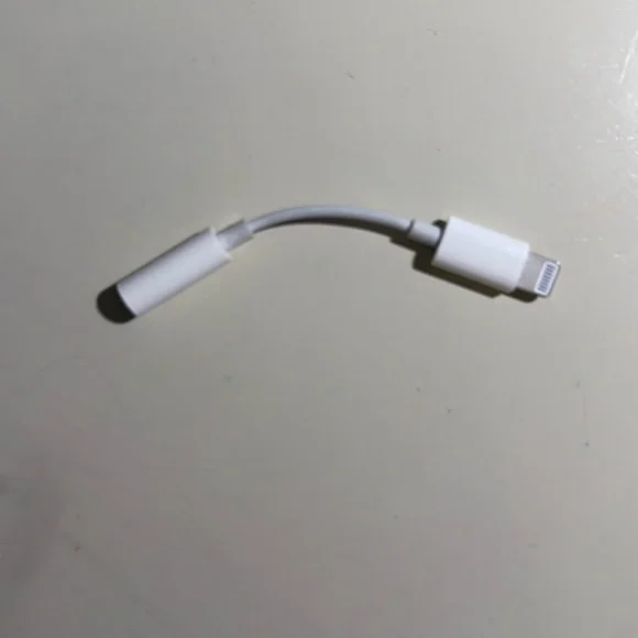 Apple Lightning to 3.5mm Headphone Jack Adapter