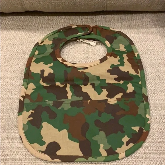 Mud Pie Camo Wipe Pocket Bib