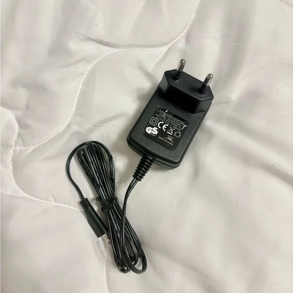 Universal Micro-USB Wall Charger – EU Plug, 5V Power Adapter with Cable