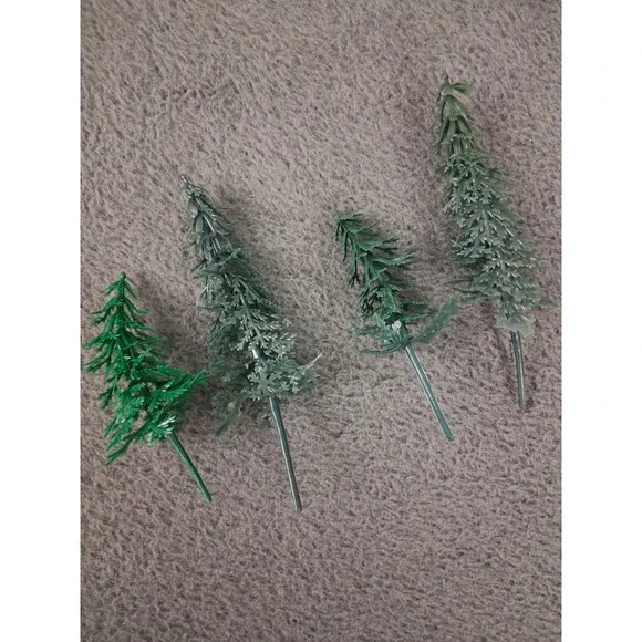 Vintage Set of 4 Plastic Christmas Tree Cupcake/Cake Toppers/Picks Diorama Craft