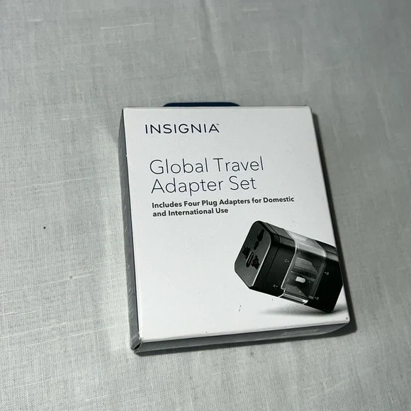 NWT Insignia Global Travel Adapter Set