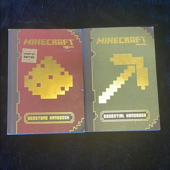 Scholastic Red and Green Gaming Guides for Minecraft