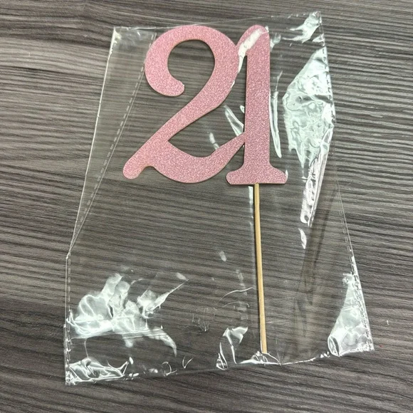 Glitter pink number 21 cake topper new in excellent condition