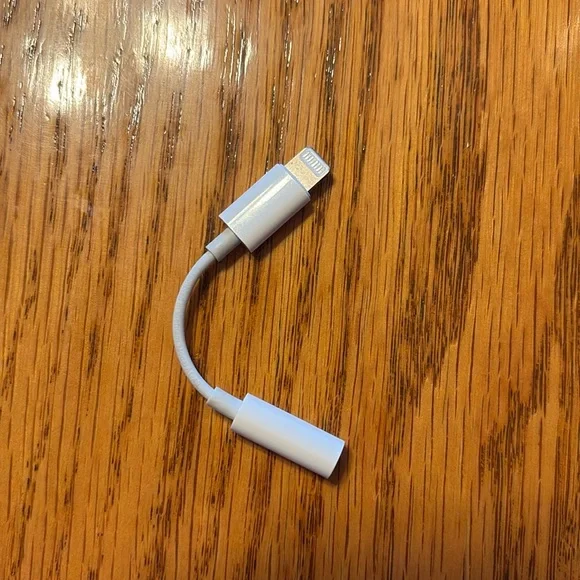 Headphone jack to Lightning USB cable adapter