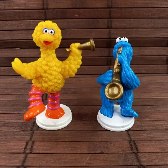 2 Wilton Sesame Street Cake Topper Decorations Big Bird Cookie Monster Toys